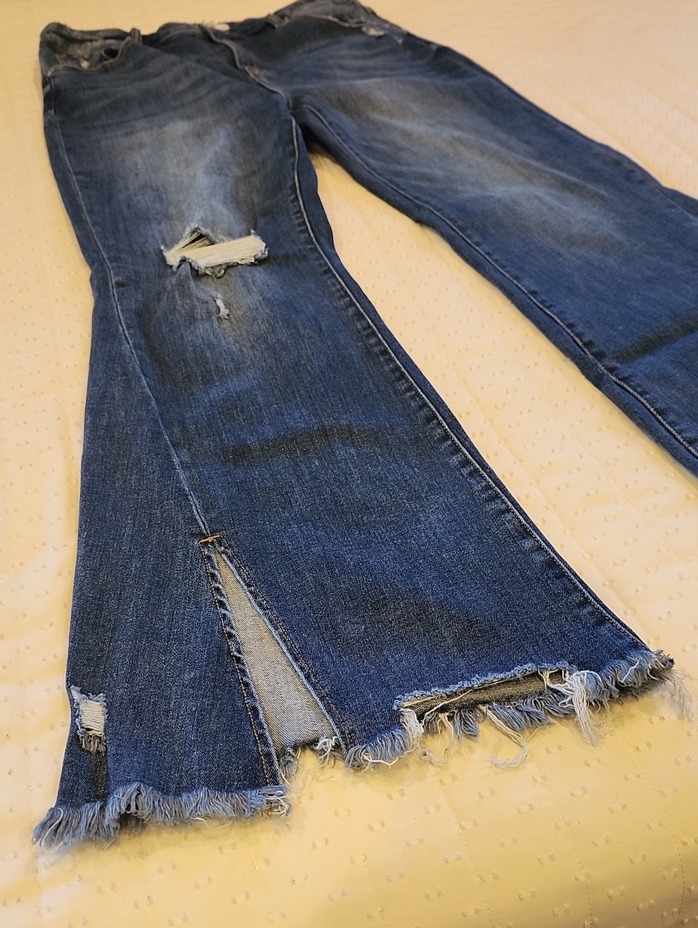 Risen Women's Distressed Blue Jeans Flare Bottom Sz 1X - Picture 5 of 12
